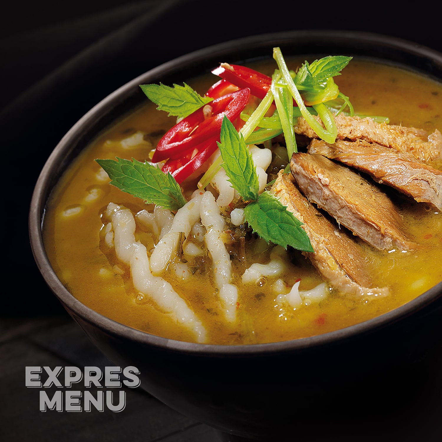 Khao Soi - nudlová polévka s kachním (1 porce) - 330g masem